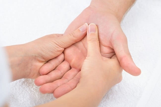 Menghentikan Penat dengan Sentuhan Tangan Anto Kentung